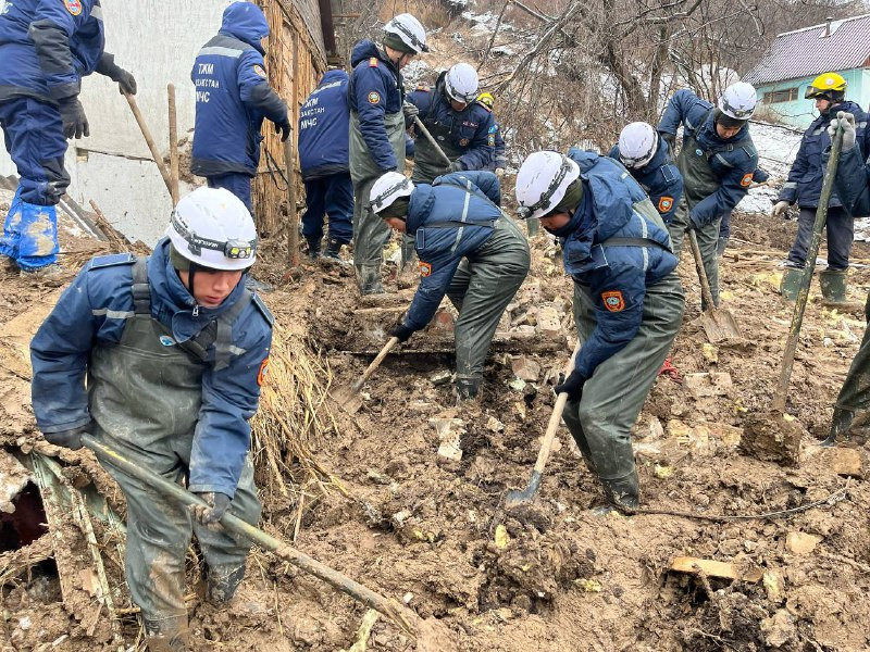 Алматыда лай көшкінінен қаза тапқан отбасының артында бір ұлы қалды