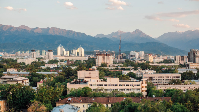 Алматыда күніне қанша көлік, такси және автобус жүреді?