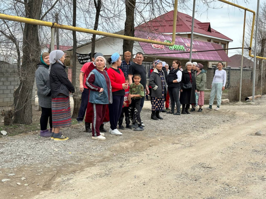 "Қашанғы жаяу жүреміз". Алматының іргесіндегі ауыл тұрғындары жанайқайын жеткізді