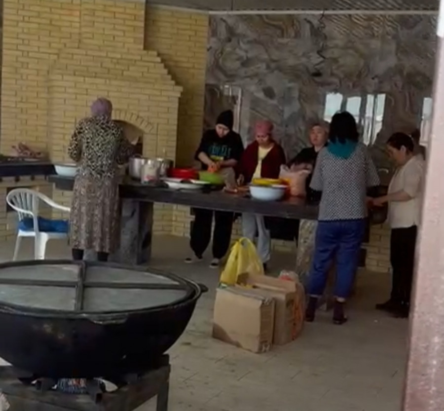 Бейнеулік кәсіпкер су тасқынынан зардап шеккен атыраулық 250 адамды үйіне орналастырды