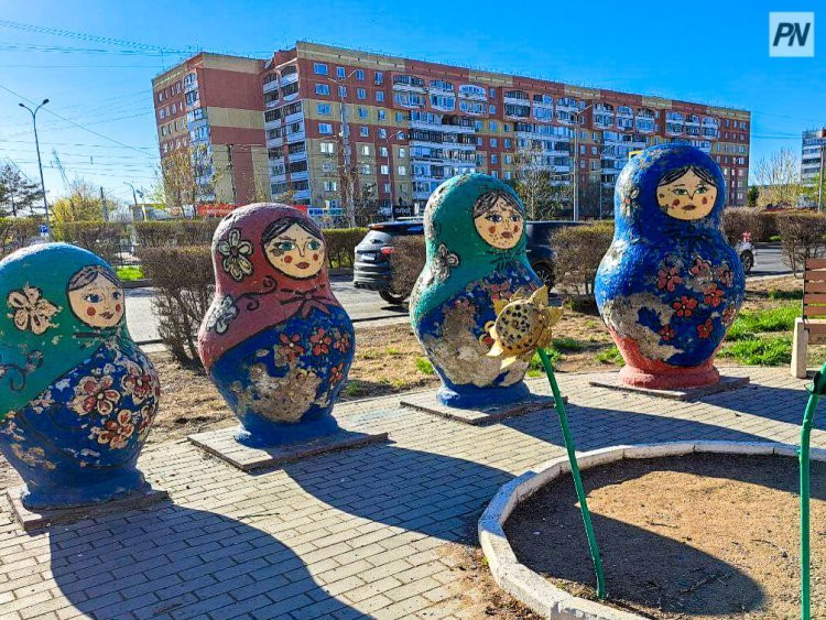 Павлодардағы "матрешкалар" көптің сынына қалды