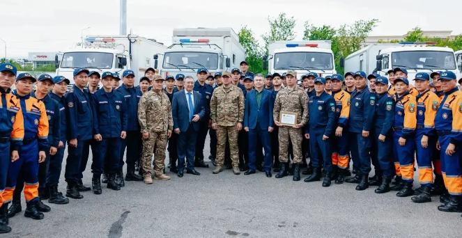 Атыраулықтар тасқын судың алдын алу жұмыстарына көмектескендерді шығарып салды