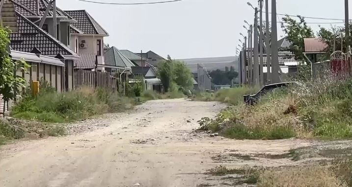 "20 жыл бойы жол жоқ": тараздықтар әкімдіктен қаржының есебін сұрады