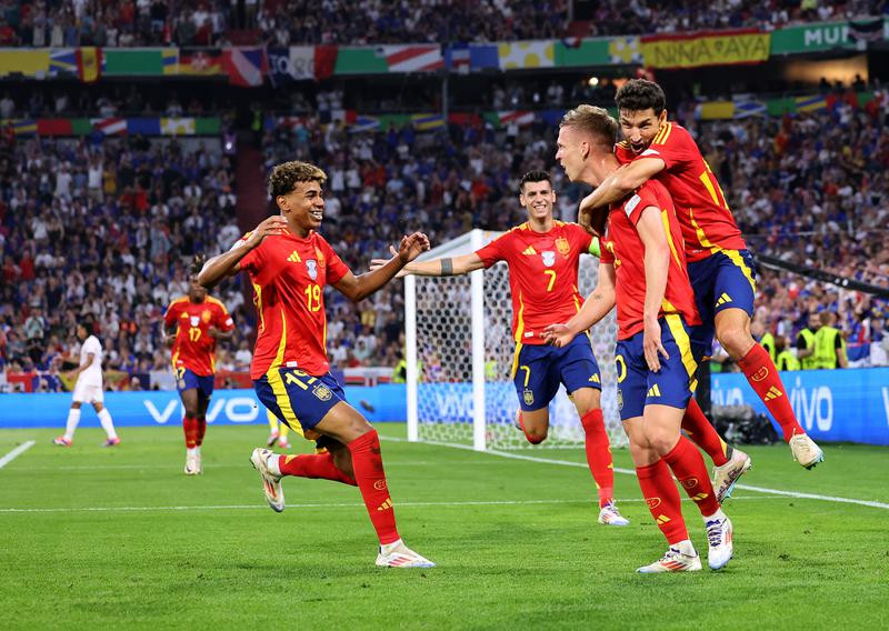 Футболдан Испания құрамасы 4 дүркін Еуропа чемпионы атанды