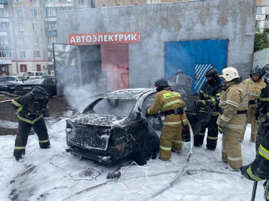 Қарағанды облысында көлік түгі қалмай өртеніп кетті