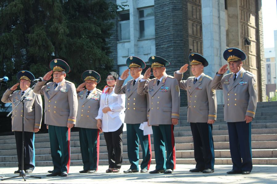 Сталиннің баласы Талғат Бигелдиновтің орденінен дәмелі болған 