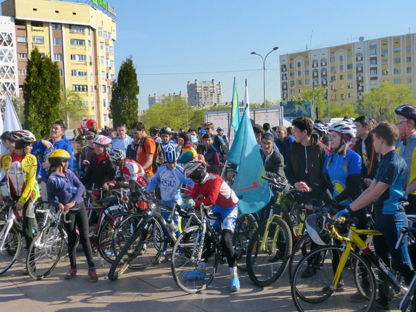 Қазақстанның үш қаласында жаппай велошеру өтті 