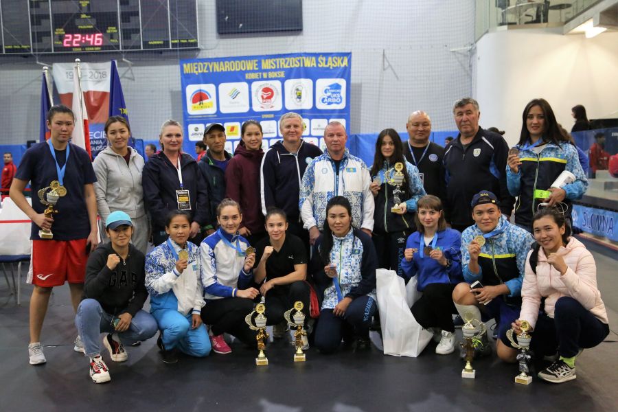 Қазақстандық боксшы қыздар халықаралық турнирде 9 медаль жеңіп алды