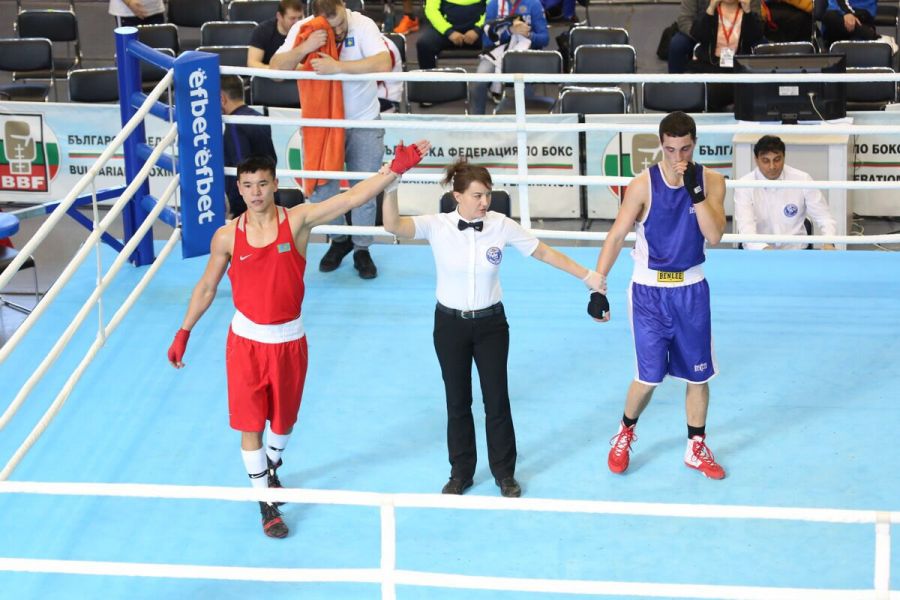 Бес боксшымыз Болгариядағы жарыстың жартылай финалына шықты