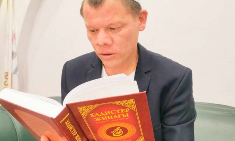 "Мен Денис емеспін. Мұсылманша азан шақырып қойған есімім бар"