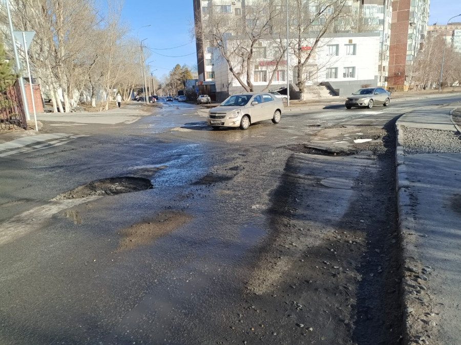 Керекудің шұрқ тесік көшелеріне көлік жүргізушілерінің наразылығы күшейіп тұр