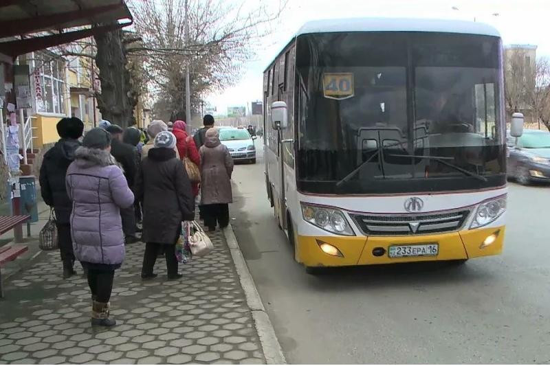 "Біз тоқалдан тудық па?" Семейлік қариялар жол жүру ақысы тегін болуын талап етті