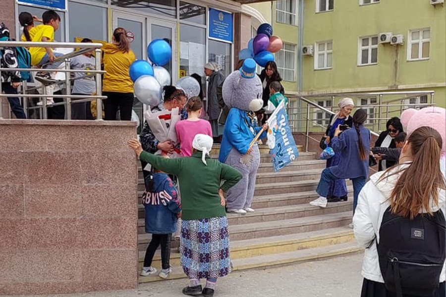 "Сәбиді үйге шығару шарасы шоуға айналды". Перинаталды орталық халыққа үндеу жолдады