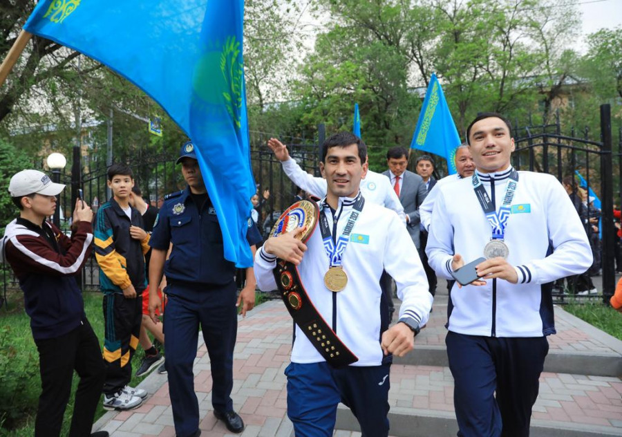 Жамбыл облысында әлем чемпионы мен жүлдегеріне пәтер кілті табысталды