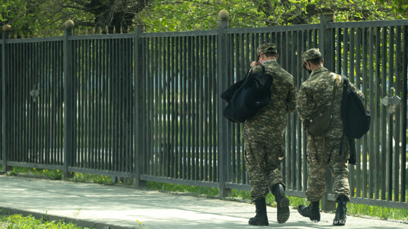 Банктер әскерде жүрген сарбаздардың несиесін тоқтатады