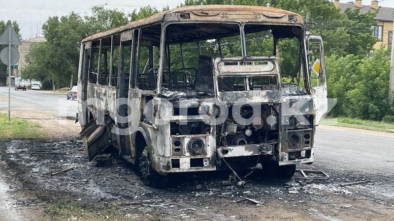 Оралда 60 бала мінген автобус өртеніп кетті