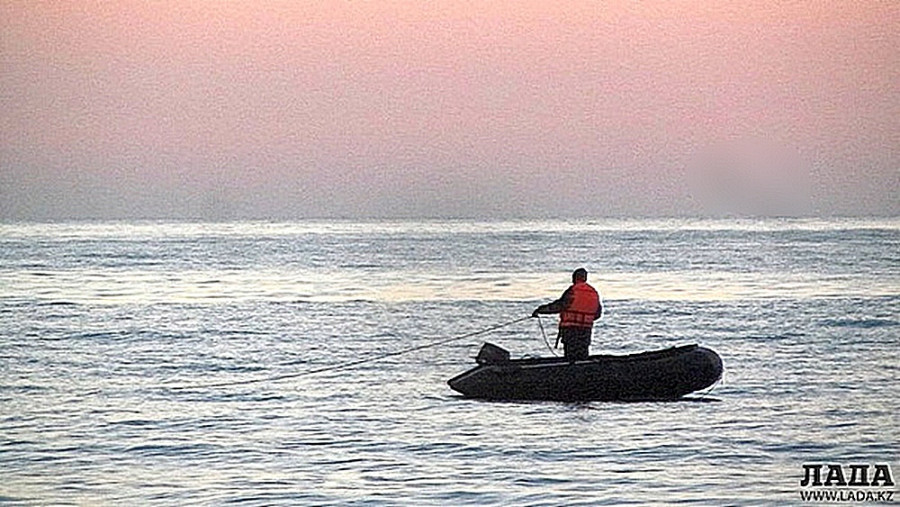 Ақтауда суға батқан жігіт іздестіріліп жатыр