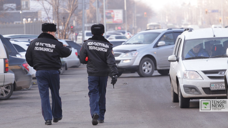 Алматы қаласы мен облысының патрульдік полиция инспекторлары бірнеше рет пара алды деген күдікке ілінді