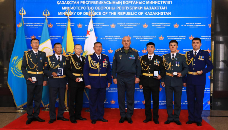 Абай облысындағы өртті сөндіруге қатысқан әскери қызметшілер наградталды