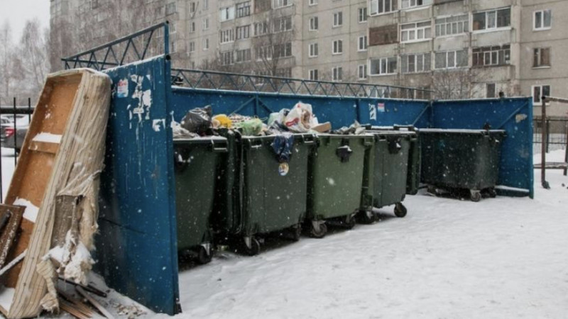 "Полиэтилен пакетке оралған". Рудныйда қоқыс контейнерінен жаңа туған сәби өлі табылды